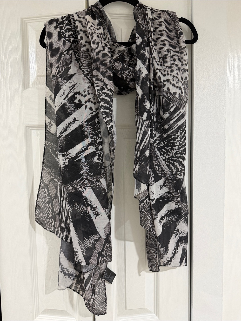 H&M Black and White Animal-Print Lightweight Scarf